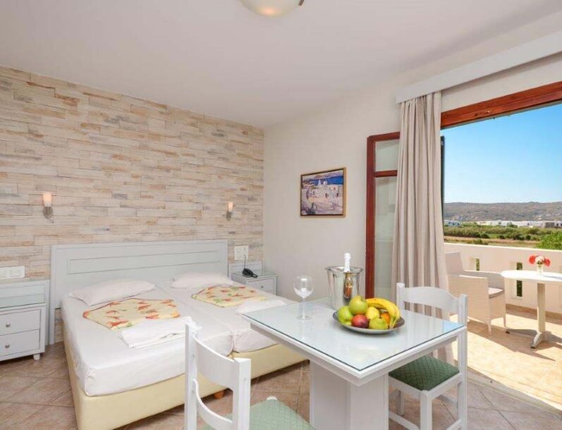 plaka-beach-hotel-01